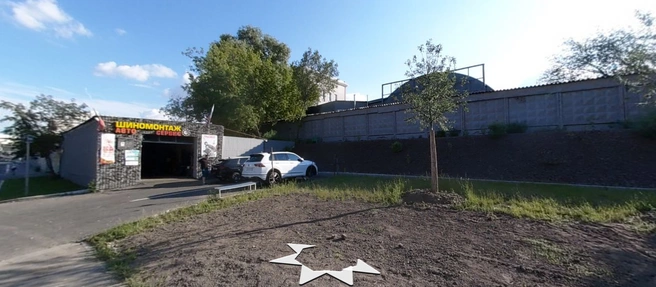 Сейчас тут находится несколько административно-хозяйственных зданий | Источник: Яндекс Карты