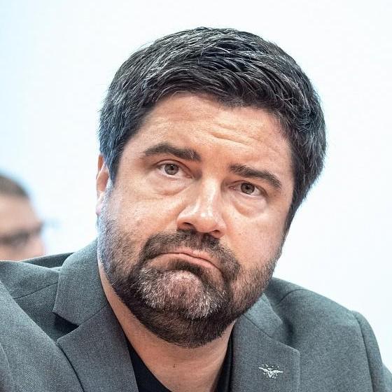 <p>Дмитрий Панов </p>