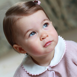Принцесса Шарлотта Кембриджская: первый год в фотографиях