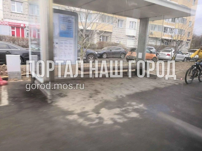 У остановки поставили урну | Источник: gorod.mos.ru
