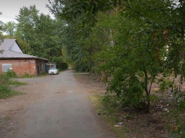 На большей части участка под будущую школу сейчас пустырь | Источник: Яндекс.Карты