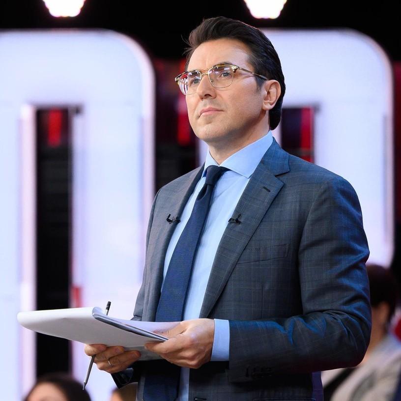 «Простите меня, академики, но огурцы от зрителей важнее»: Малахов отдал свои «ТЭФИ» команде