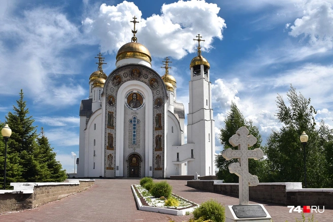 Храм на правом берегу Урала | Источник: Артем Краснов