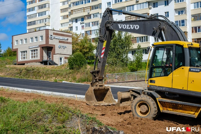 Экскаватор тоже притомился | Источник: Булат Салихов / UFA1.RU