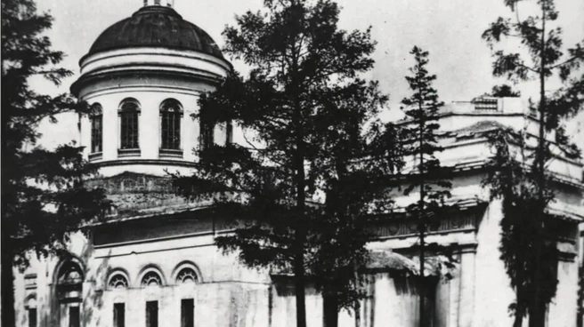 А на месте Успенской церкви — новый мемориал | Источник: Pastvu.com