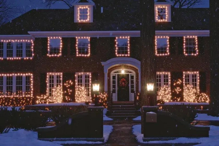 Тайны особняка из «Один дома»: почему съемки проходили в школе и при чем здесь «Друзья» Тайны особняка из «Один дома»: почему съемки проходили в школе и при чем здесь «Друзья»