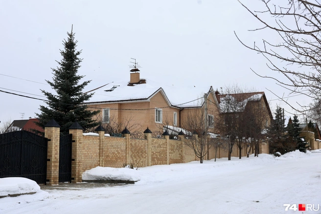 Жил глава челябинского Роспотребнадзора в поселке Западный-2 | Источник: Михаил Шилкин