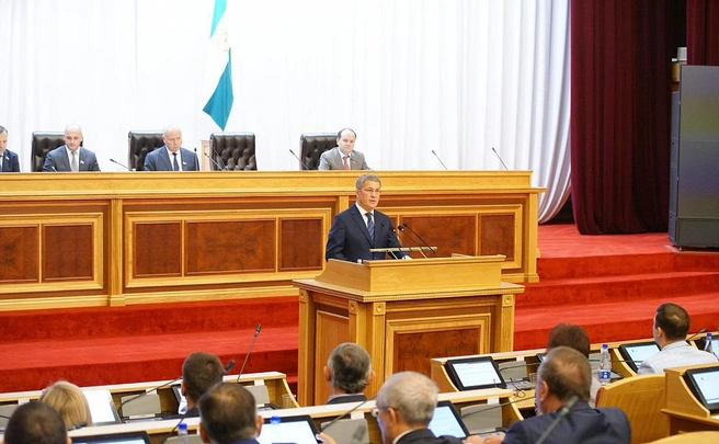 Хабиров выступил перед депутатами | Источник: Glavarb.ru