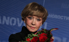 Cлаба, но выйдет на сцену: через месяц после смерти супруга Алентова сыграет в спектакле