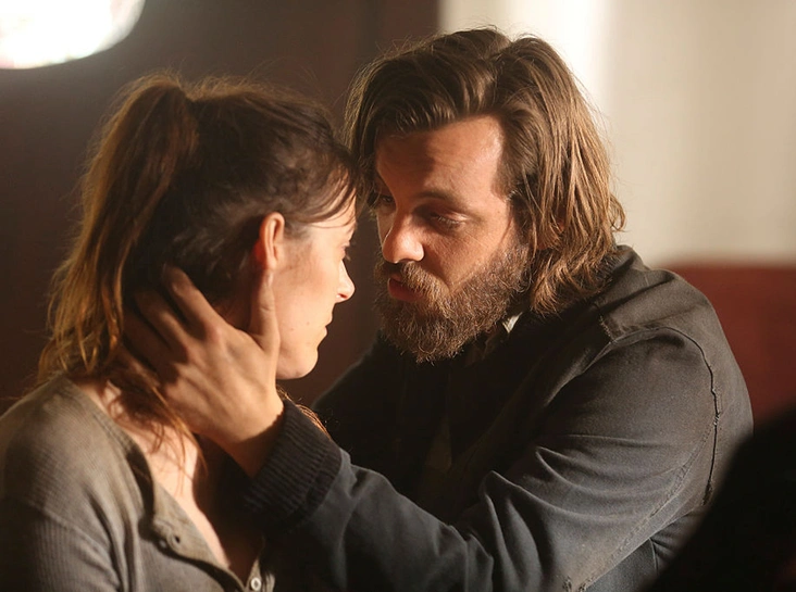 Кадр из сериала «Водолей». В роли Чарльза Мэнсона — Гетин Энтони