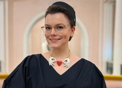 Брухунова украсила новогоднюю елку по просьбе сына, Собчак отдыхает в люксовом отеле Дубая: соцсети звезд