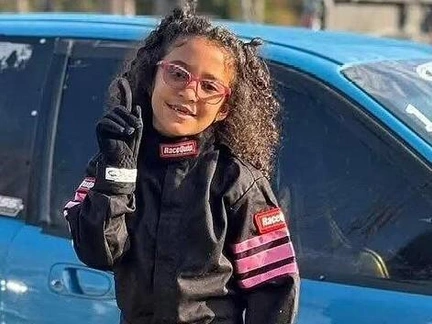Врезалась в бетонное ограждение: 7-летняя спортсменка погибла на гоночных соревнованиях в США