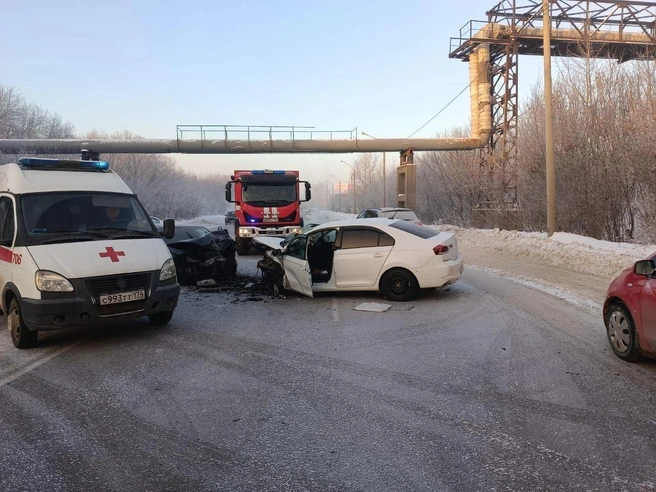 Водитель Volkswagen пострадал сильнее прочих | Источник: Госавтоинспекция Челябинска