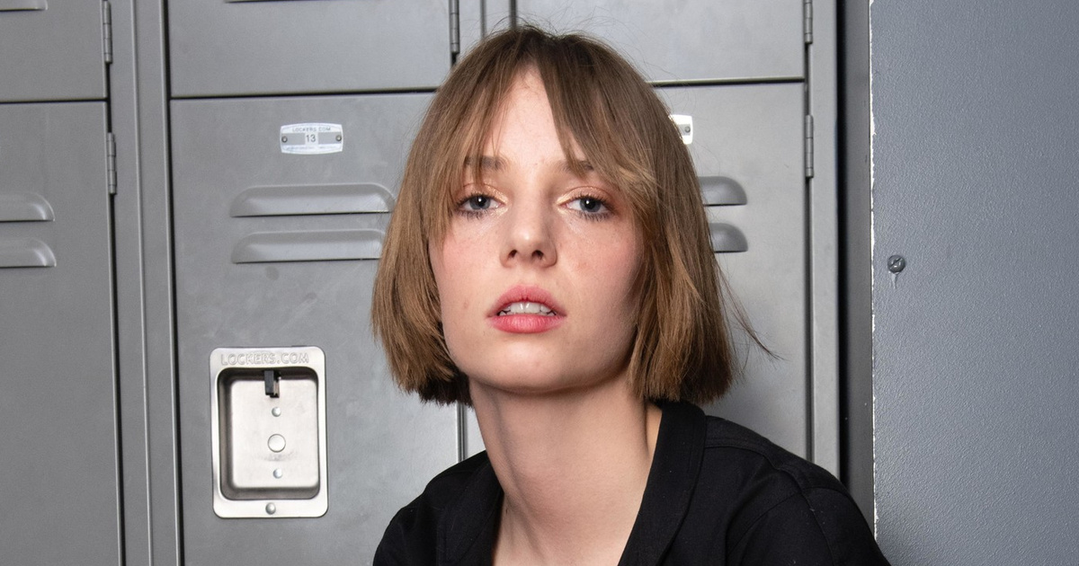 Дочь умы. Maya Hawke (II). Maya Hawke 2021. Рикке Майа. Maya Hawke Smoke.