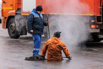 Тысячи саратовцев без воды из-за аварии на трубопроводе