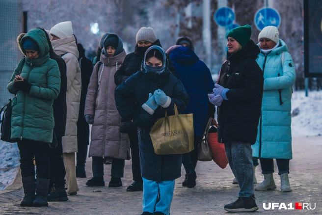 Ждать автобус на остановке стало еще труднее | Источник: Булат Салихов / UFA1.RU
