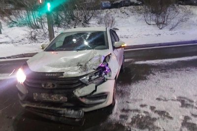 В Мурманске виновник ДТП скрылся, пострадала женщина