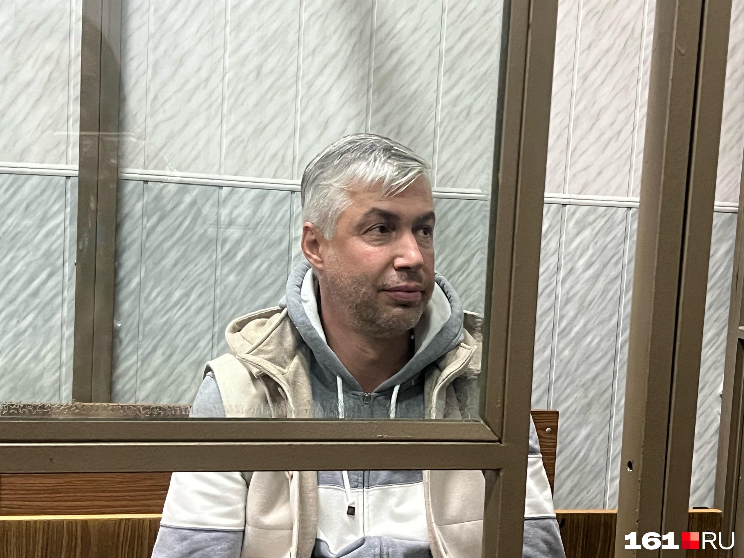 Золотые монеты, доллары и оружие. Генпрокуратура хочет изъять имущество экс-главы Ростова Алексея Л…