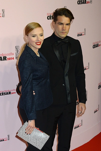 Скарлетт Йоханссон (Scarlett Johansson), Ромен Дориак (Romain Dauriac) | Источник: Getty Images
