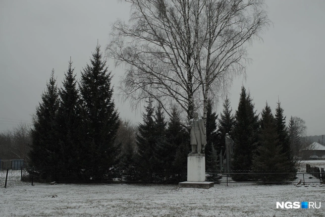 Села, входящие в Усть-Чёмский, Верх-Коёнский и Морозовский сельсоветы, были многолюдными и развитыми, со школами на 9 и 11 классов, колхозами и кирпичным заводом. Сейчас местные жители работают если не в бюджетной сфере, то на угольных карьерах | Источник: Андрей Бортко / NGS.ru