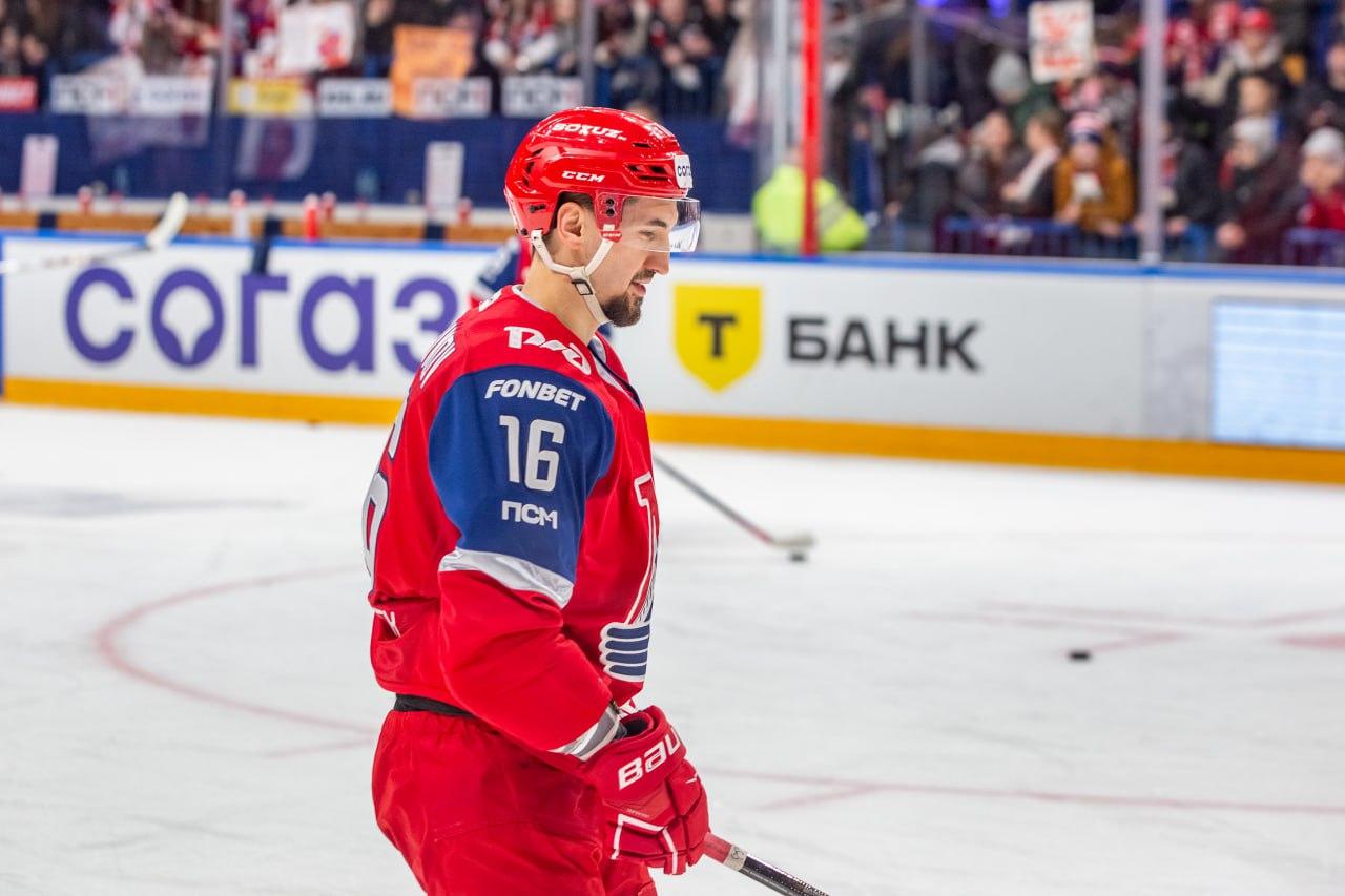 «Получил повреждение»: нападающего ярославского «Локомотива» будут оперировать в Германии