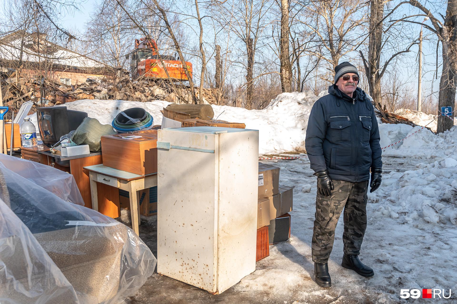 68-летний пермяк с марта ночует у руин своего расселенного дома суд решил, что власти должны дать ему жилье
