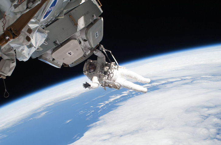NASA заплатит за самые изощренные способы повредить космические скафандры