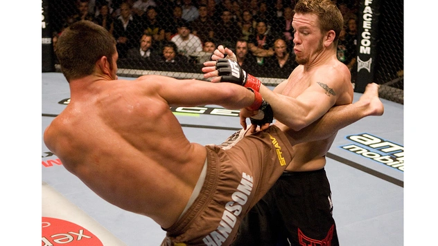 10 нокаутов из прыжка в UFC в одном видео