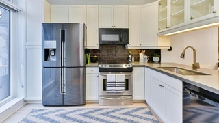 Как покрасить холодильник и сделать его стильным элементом кухни