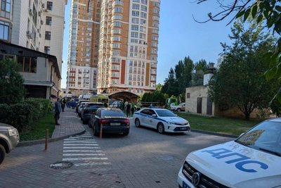Пятилетний ребенок погиб под колесами автомобиля во дворе на западе Москвы