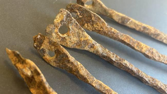 Закопали, чтобы вернуться: посмотрите на 1000-летний клад викингов (как вы думаете, что это за предметы?)