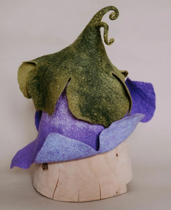 Первые заказы были на банные шапочки | Источник: архив Натальи Карацупиной