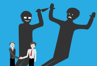 «Брат оклеветал меня. Моя жена и мой ребенок с ним, а я один и сломлен»: историю комментирует психолог