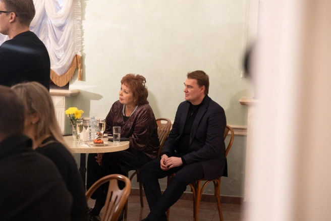 На встрече присутствовали также генеральный директор театра Наталия Макарова и художественный руководитель, главный дирижёр Евгений Хохлов | Источник: Анна Рубакова / Самарский театр оперы и балета