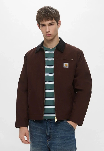 Barn Jacket — незаменимый тренд осени: 8 лучших моделей