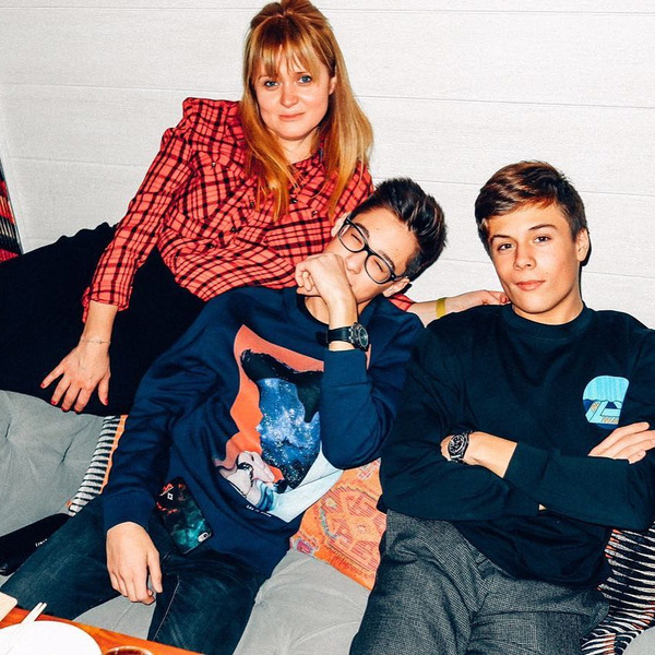 Анна Михалкова с сыновьями
