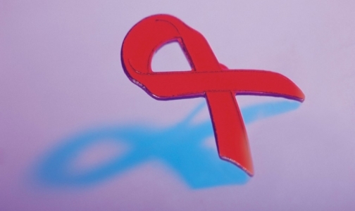 Девочка, которой в Петербурге перелили ВИЧ-положительную кровь, не заразилась