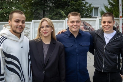 Yekaterinburg Siblings Reunite with Brother After 22 Years