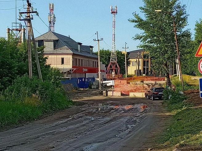 Дорогу в частном секторе начали использовать из-за перекрытия основной | Источник: читательница НГС