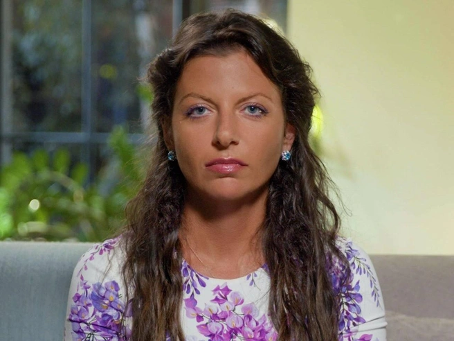 Главу RT, проходящую сейчас лечение от онкологии, волнуют вещи куда серьезнее внешности | Источник: Маргарита Симоньян из дома / T.me