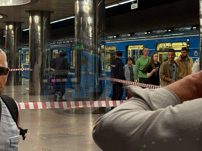Несмотря на оцепление, метро продолжало работу | Источник: «Подземка Екатеринбурга» / T.me