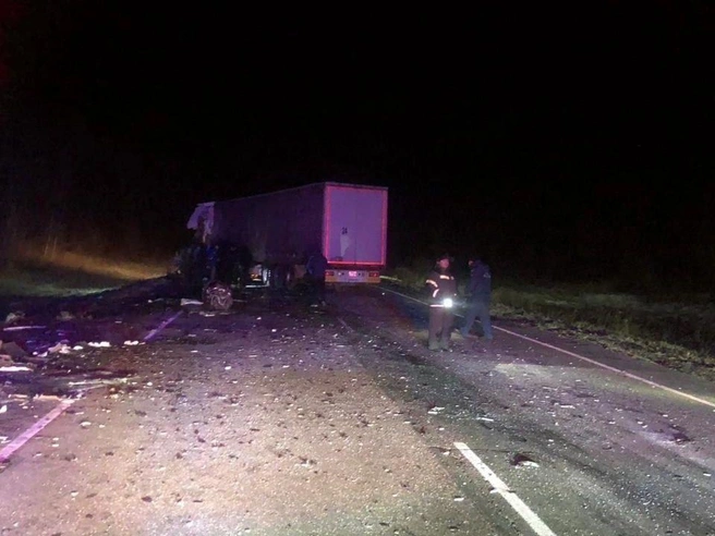 Водитель Volvo с серьёзными травмами | Источник: Госавтоинспекция Новосибирской области