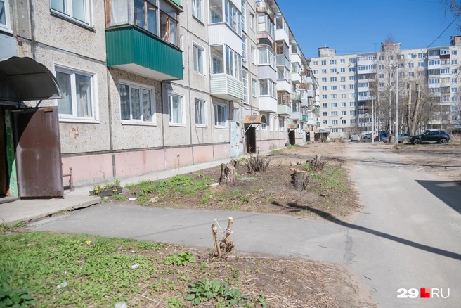 Все подъезды открыты для проветривания | Источник: Иван Митюшёв
