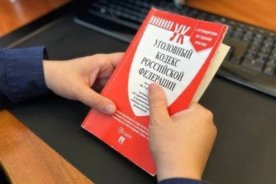 В Великих Луках мужчине предъявили обвинение в убийстве жены