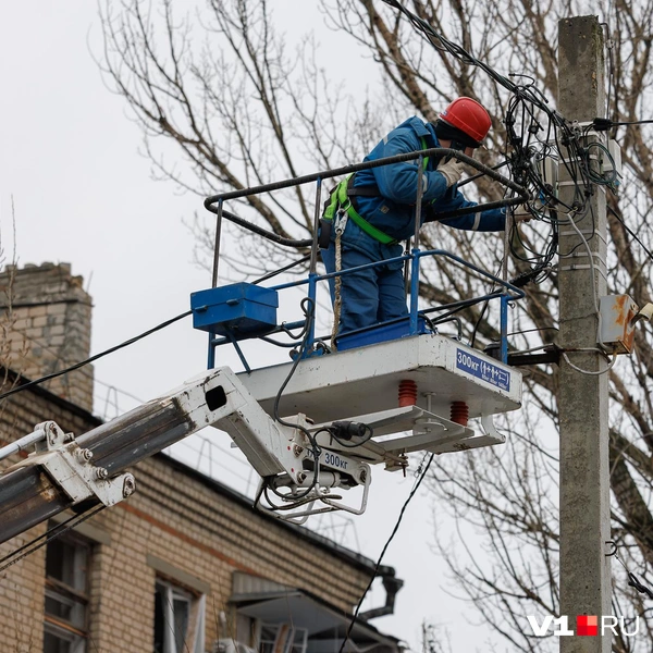 Электропитание в подъезд позже частично вернули | Источник: Алексей Волхонский / V1.RU