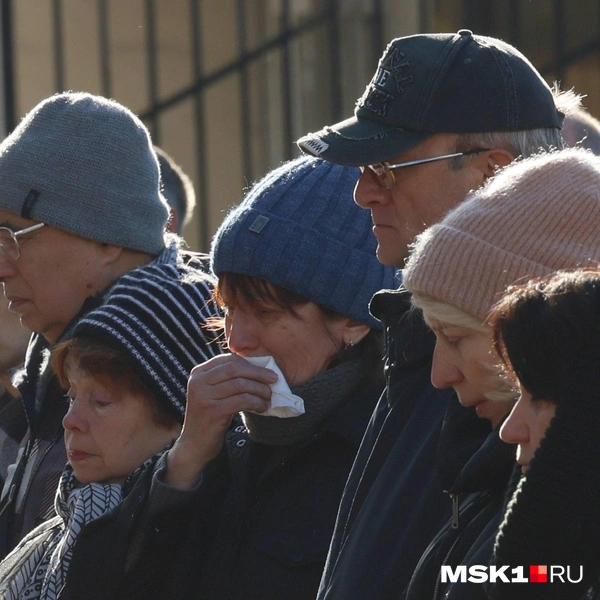 Во время панихиды люди не могли сдержать слез | Источник: Артем Устюжанин / MSK1.RU