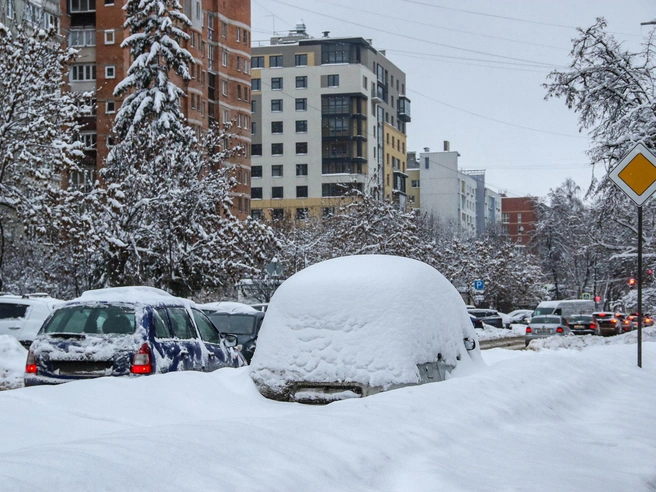 Многие жители Нижнего Новгорода столкнулись с последствиями плохой уборки снега | Источник: Наталья Бурухина / NN.RU