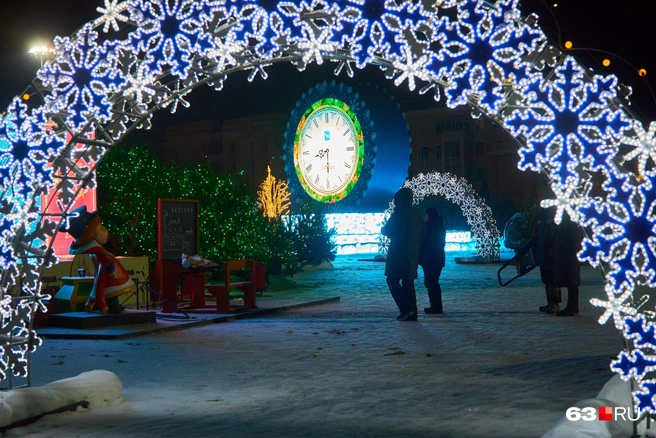 На площади «поселили» героев советских мультфильмов. Узнаете Вовку? | Источник: Роман Данилкин / 63.RU