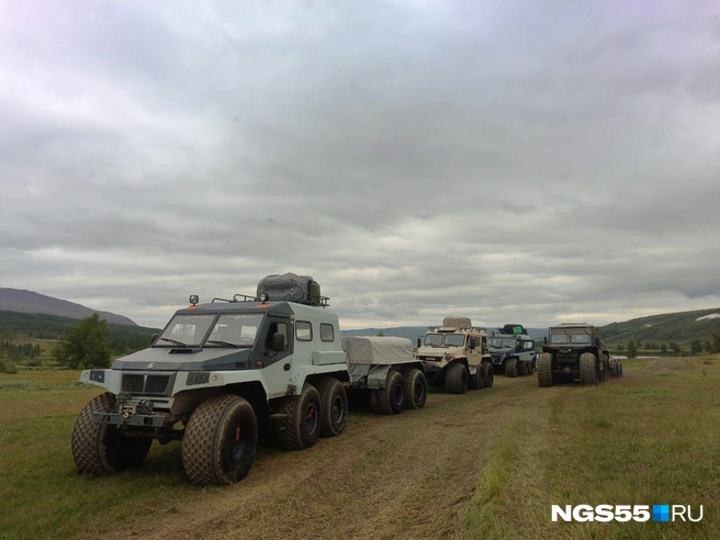 Добраться до Ингилора можно только на ТРЭКОЛах | Источник: Александр Зубов / NGS55.RU