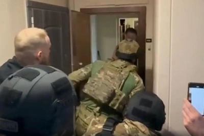 Полиция задержала банщика с оборудованием в диване